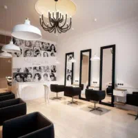 سالن زیبایی نسل شرقی با عنوان زیر آماده همکاری است