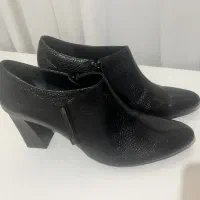 کفش|کیف، کفش، کمربند|رشت, جماران|دیوار