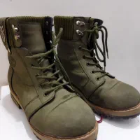 بوت|کیف، کفش، کمربند|دورود, |دیوار