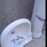 یک عدد روشویی کوچیک همراه با شیر اهرمی سالم و نو