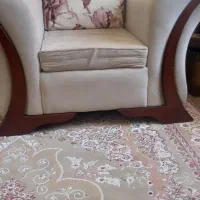 مبل هفت نفره و میز ناهارخوری چهار نفره و فرش|فرش|رشت, معلولین|دیوار