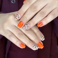 استخدام در زمینه ی کار ناخن(ناخن کار)