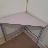 میز چند کاره سه گوش