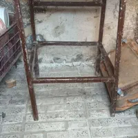 چهارپایه آهنی