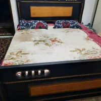 تخت چوبی در حد نو