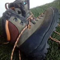 کفش کوهستانی|کیف، کفش، کمربند|گنبد کاووس, |دیوار