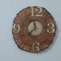 ساعت دیواری چوبی