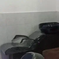 صندلی پمپی و سنک سرشور در حد