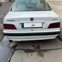 پژوپارس سال ۹۴ سفید