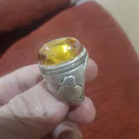 یک عددانگشتر نقره وزن ۲۲گرم فروشی گرم ۴۰۰