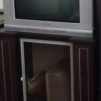 تلویزیون ومیز تلویزیون