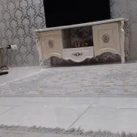 فروش تلویزیون به همراه زیرمیزی آن