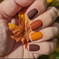 خدمات کاشت ناخن