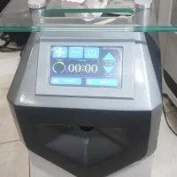 اپراتور لیزر موهای زاید