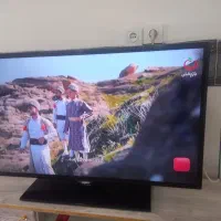 یک عدد تلوزیون ۴۰ اینچ