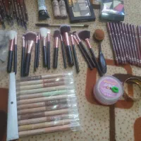 یکسری وسایل آرایش|آرایشی، بهداشتی، درمانی|قروه, |دیوار