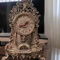 ساعت برنز رو میزی
