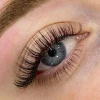 *اکستنشن و کاشت مژه*