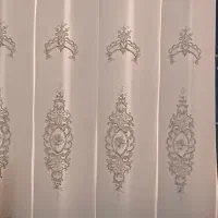 پرده  پذیرایی  در عرض ۴.۵۰ متر طول ۲.۸۰