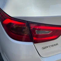 چراغ عقب اپتیما