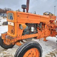 تراکتور رومانی نارنجی پرتقالی خشک