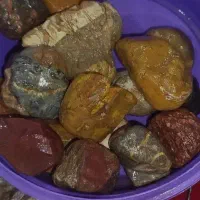 فروش سنگ قیمتی شهاب سنگ تا هر رقم سنگ با ریزش اصل