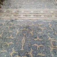 فرشی جذاب وبه روز رنگ طوسی در حد نو