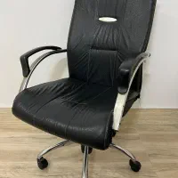 صندلی چرخدار بدون نقص