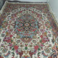 فرش دست بافت.