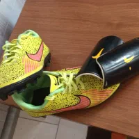 یک جفت استوک فوتبال ویک جفت قلم بند نو|تجهیزات ورزشی|محمدشهر, همایون ویلا|دیوار