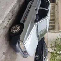 بی رنگ و کم کار ((استثنائی))