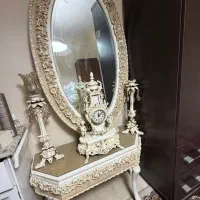 آیینه و شمعدان و ساعت