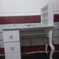 میز ناخنکاری