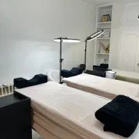 تخت و صندلی آرایشگاهی