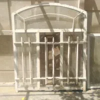 پنجره آهنی