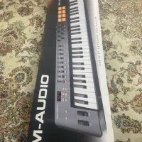 میدی کنترلر M-Audio oxygen 61