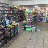 همکار در هایپر مارکت