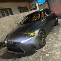 لکسوس ۱ی اس ۳۰۰