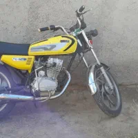 یک دستگاه موتور سیکلت پرواز۱۲۵ پلاک ملی مدل ۹۵