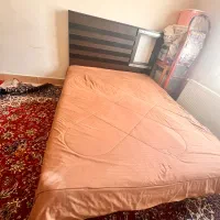 تخت دو‌نفره با تشک طبی