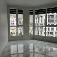 زعفرانیه/۸۰ متر/طبقات بالا/کلید نزد املاک/سنداداری