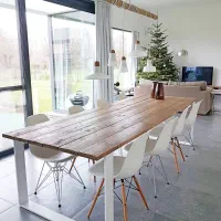 صندلی پایه ایفلی با میز رستیک روس