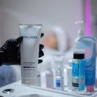 آآموزش تخصصی فیشال و پاکسازی پوست با مدرک رسمی