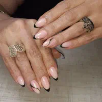 خدمات تخصصی ناخن با تخفیف ویژه