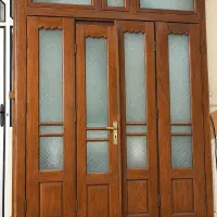در چوبی قدیمی ۷۰ ساله چوب روس