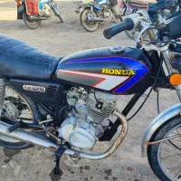 موتور مدل ۸۳ تمیز درجه یک مرتب