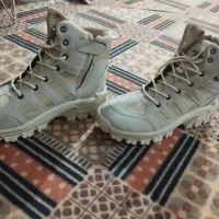 پوتین|کیف، کفش، کمربند|کنگاور, |دیوار