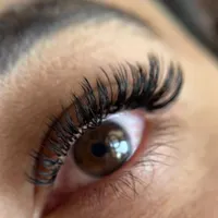 اکستنشن مژه و لیفت ابرو و مژه