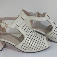 کفش دخترانه|کفش و لباس بچه|تربتحیدریه, شهید قرنی|دیوار