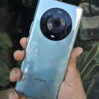آنر magic 4pro 5g در حد فوقالعاده فول لوازم